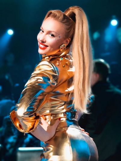 Оля Полякова