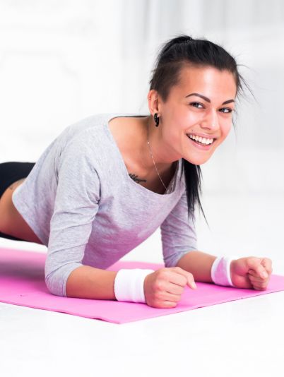 Как стоять в планке