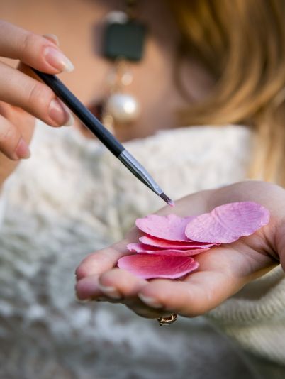 Как правильно наносить румяна