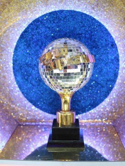 Танці з зірками