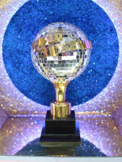 Танці з зірками