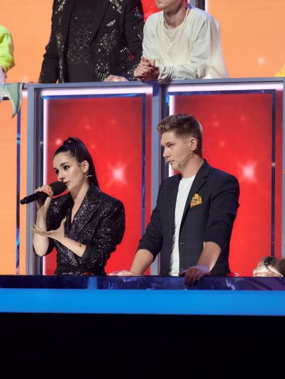 Співають всі