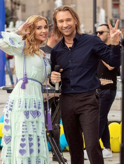 Бэк-вокалистка Олега Винника