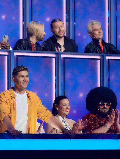 Співають всі