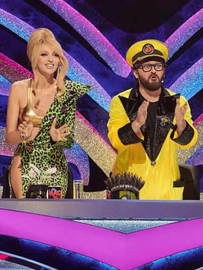 Новорічна МАСКА