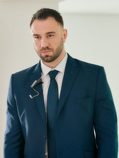 Евгений Олейник