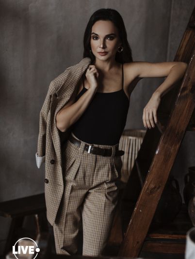 экономить девушке