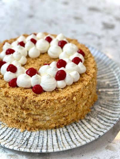 Ягодный медовик