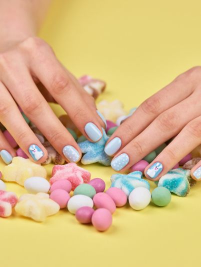 Модні кольори нігтів