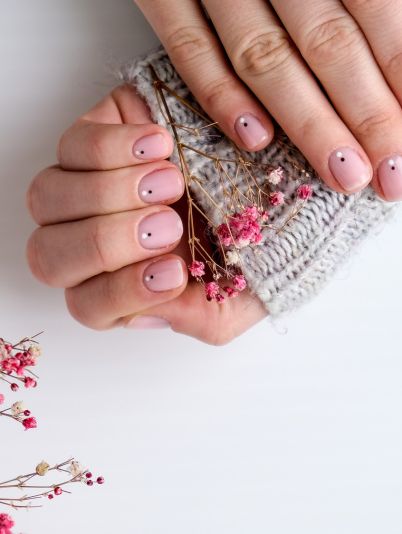 Манікюр на Великдень 2024