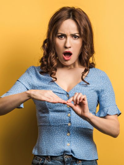 Чорні смужки на нігтях