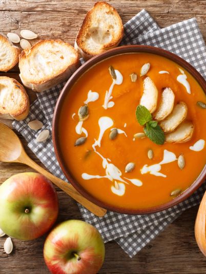 Легкий и вкусный тыквенный суп с яблоками за 40 минут