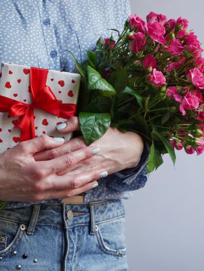 Що подарувати на 8 Березня