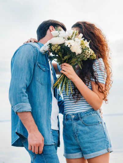 Плюсы и минусы отношений с красивым мужчиной