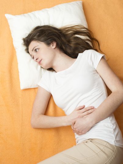 пмс месячные грустная девушка