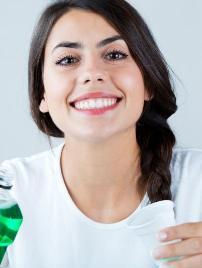 Неправильный прикус, Неприятный запах изо рта, кариес, пробземы зубов, болезни зубов