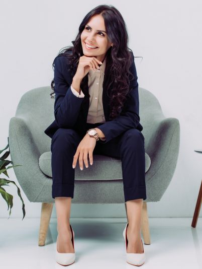 Упражнения для спины на стуле