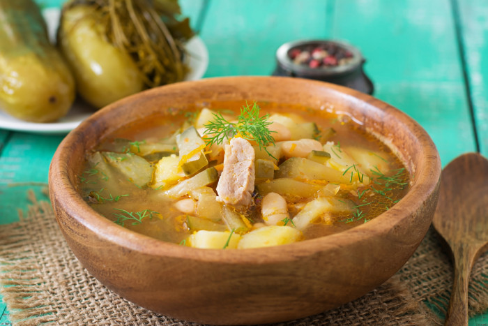 куриный суп с солеными огурцами