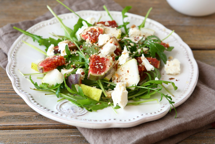 салат с инжиром и грушей