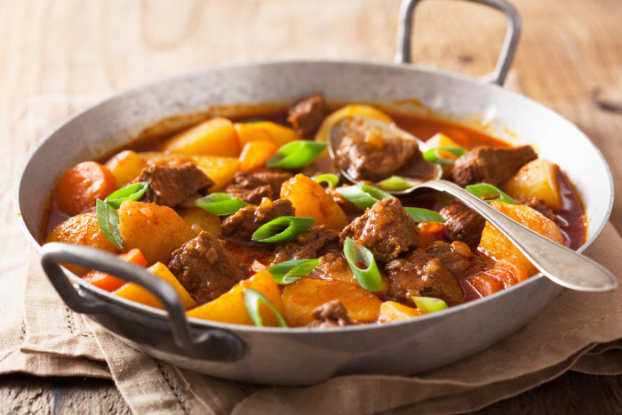 говядина с картофелем и морковью