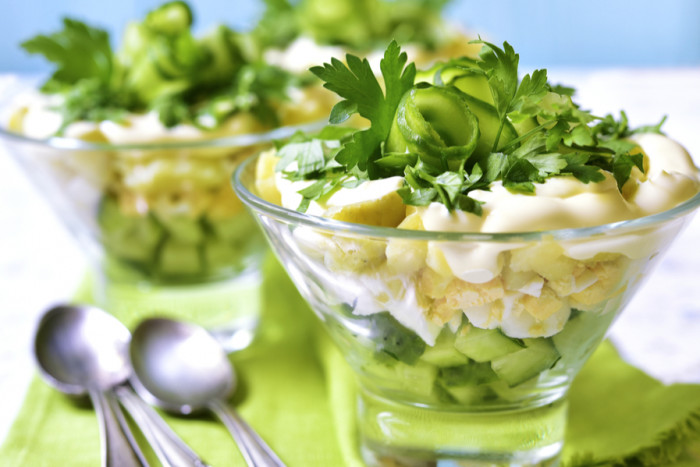 салат с картофелем и огурцами