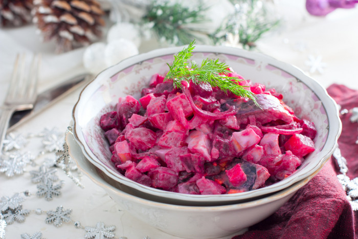 салат со свеклой и сельдью