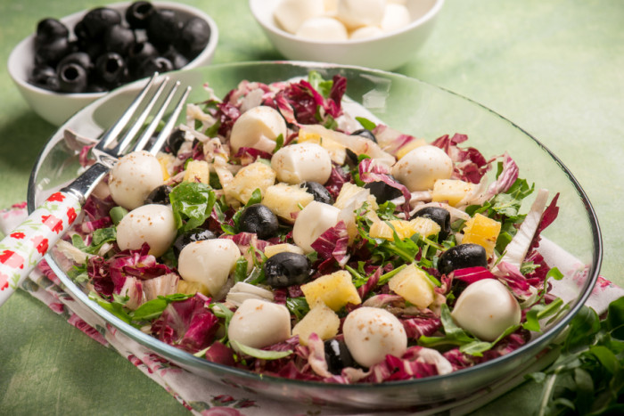 салат с моцареллой