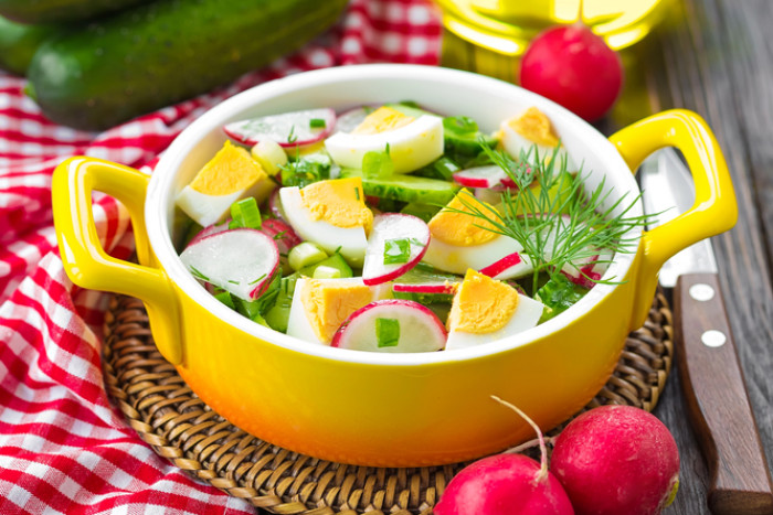 салат из малосольных огурцов