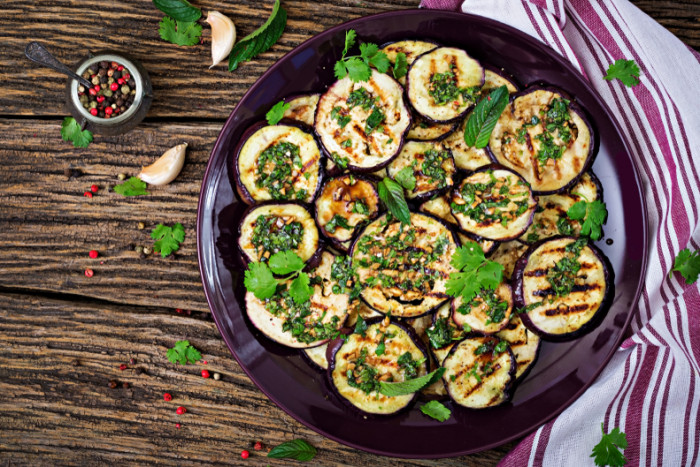 баклажаны с зеленью