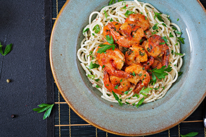 спагетти с креветками