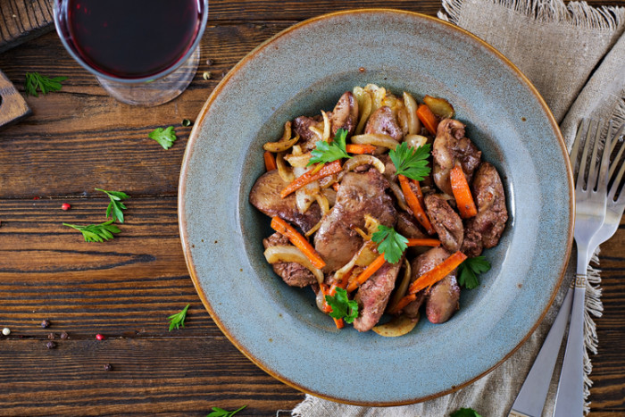 печень с овощами