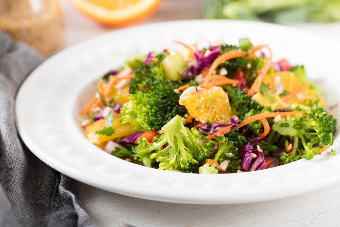 салат из брокколи