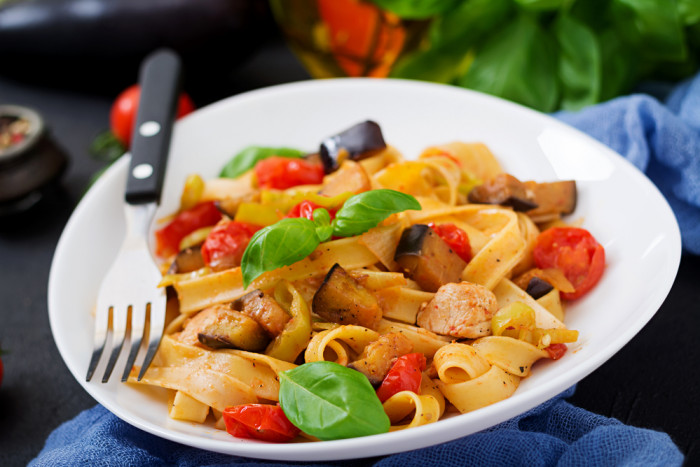 курица томаты