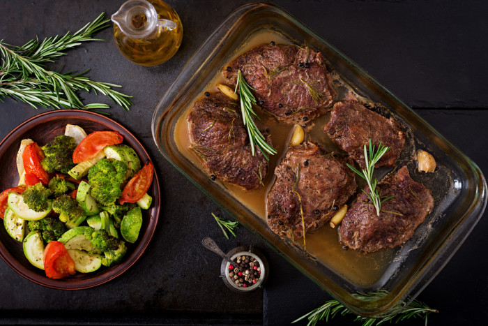 свиные стейки