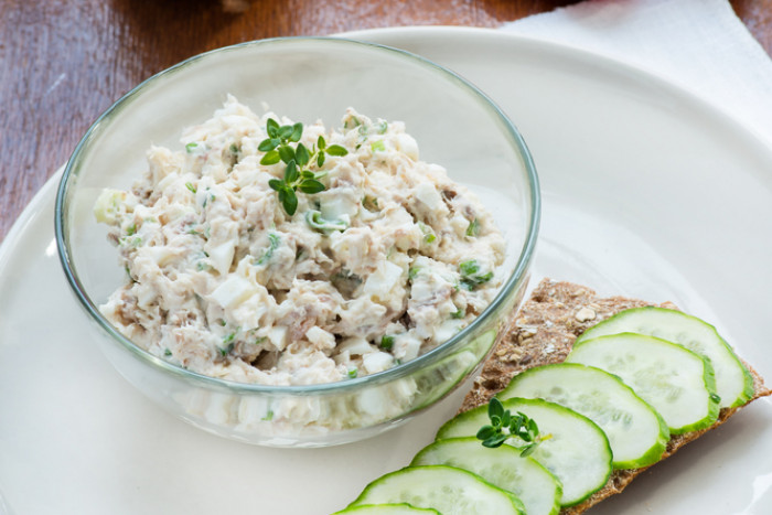 салат с тунцом и огурцом
