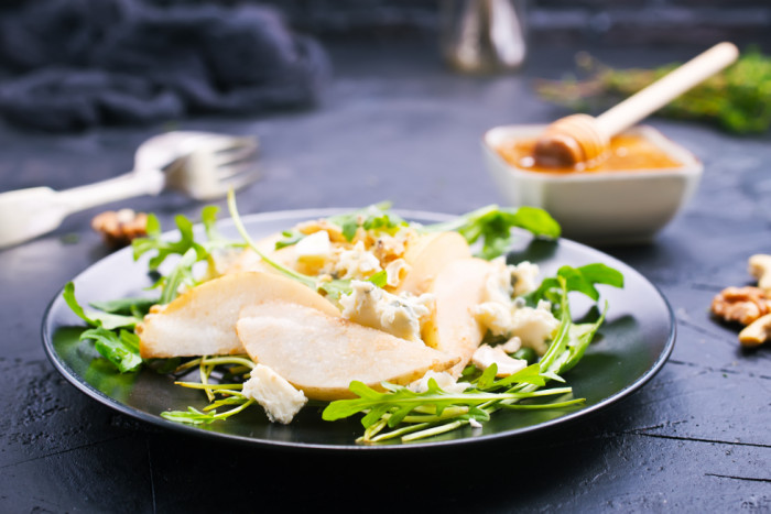 груши с рукколой