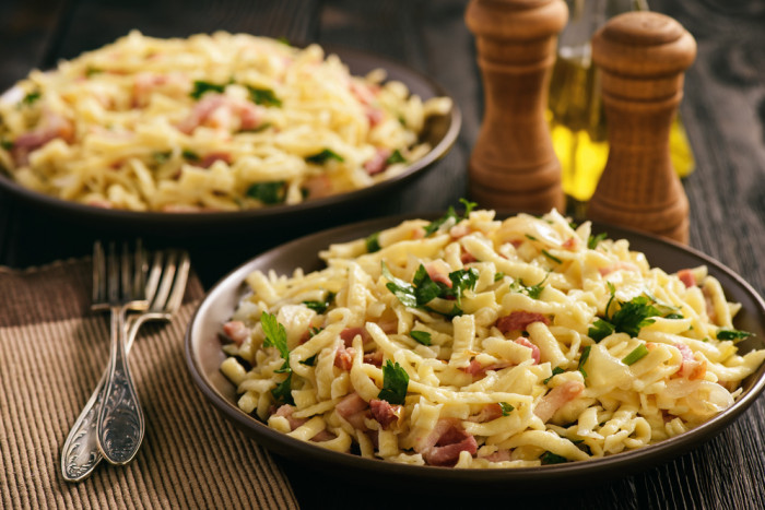 лапша с беконом