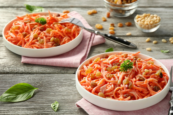 морковь с изюмом