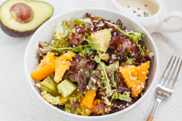 авокадо помидоры