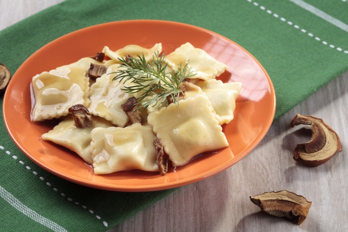 Равиоли с грибами и грецкими орехами