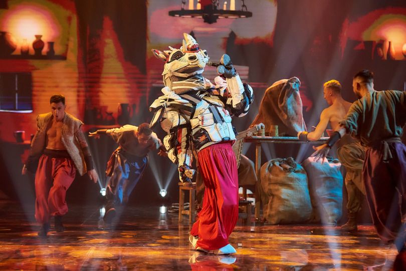 Носорог шоу маска