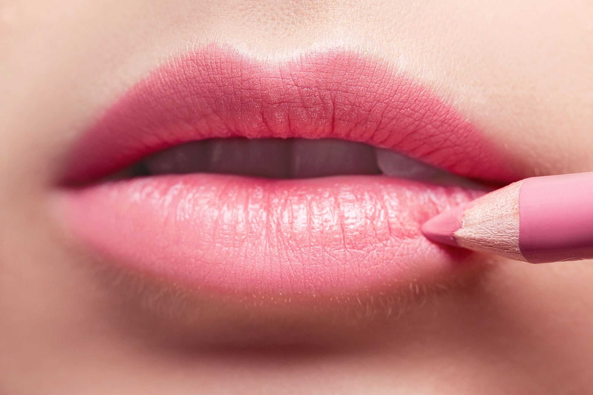 Как подобрать карандаш для губ