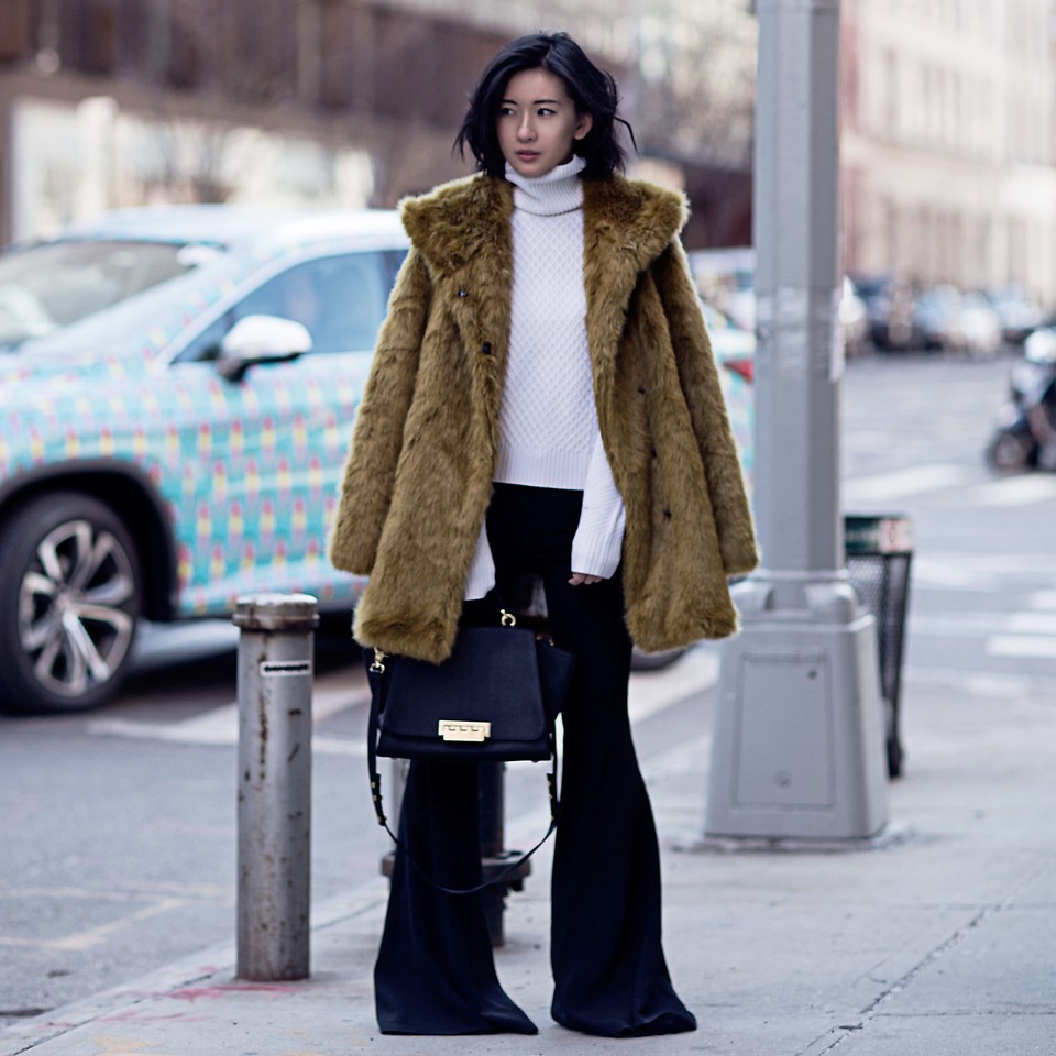 /storage/shares/uploads/files/4841567_von-vogue-banana-republic-furry-coat.jpg