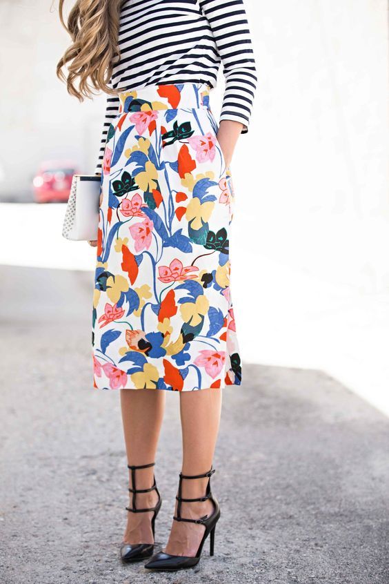 /storage/shares/uploads/files/Ai%20purta%20o%20bluza%20cu%20dungi%20cu%20o%20fusta%20cu%20flori%20Sau%20invers.jpg