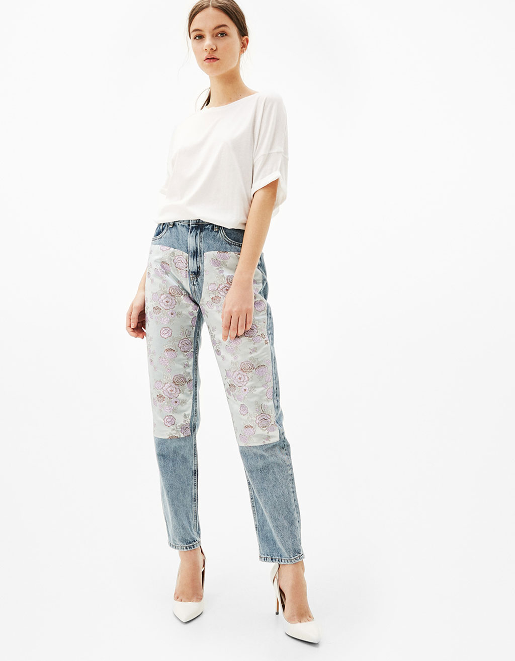 /storage/shares/uploads/files/Bershka%20Jacquard%20Mom%20Fit%20jeans.jpg