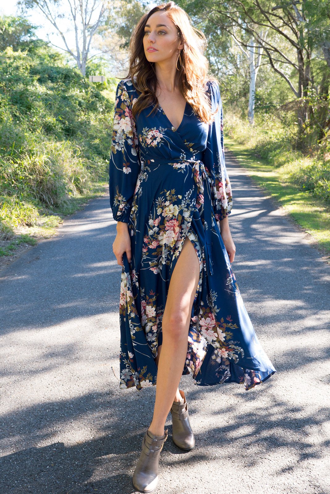 /storage/shares/uploads/files/Daydreamer_Blue_Bouquet_Maxi_Wrap_Dress_1.jpg