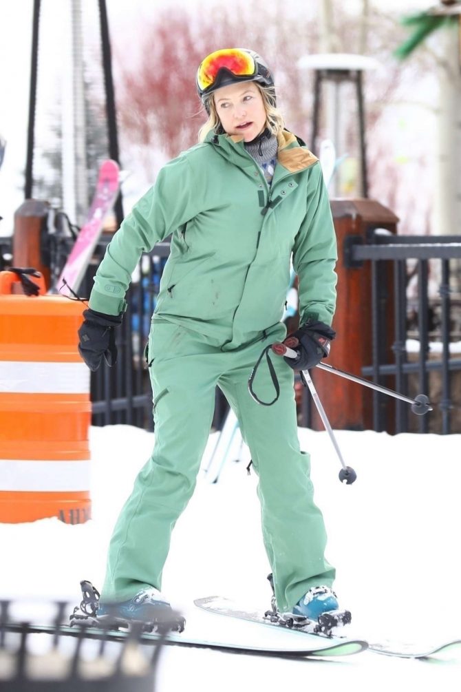 /storage/shares/uploads/files/Kate-Hudson_-On-the-slopes-in-Aspen--07-670x1005.jpg