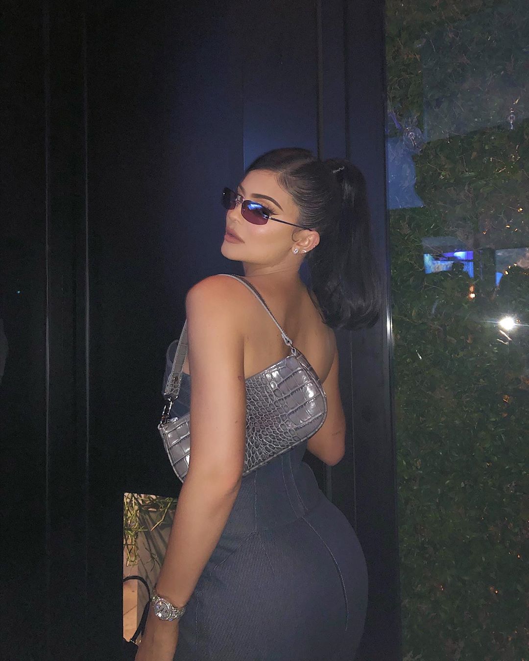 /storage/shares/uploads/files/Kylie%20Jenner%20%D0%BE%D1%87%D0%BA%D0%B8.jpg