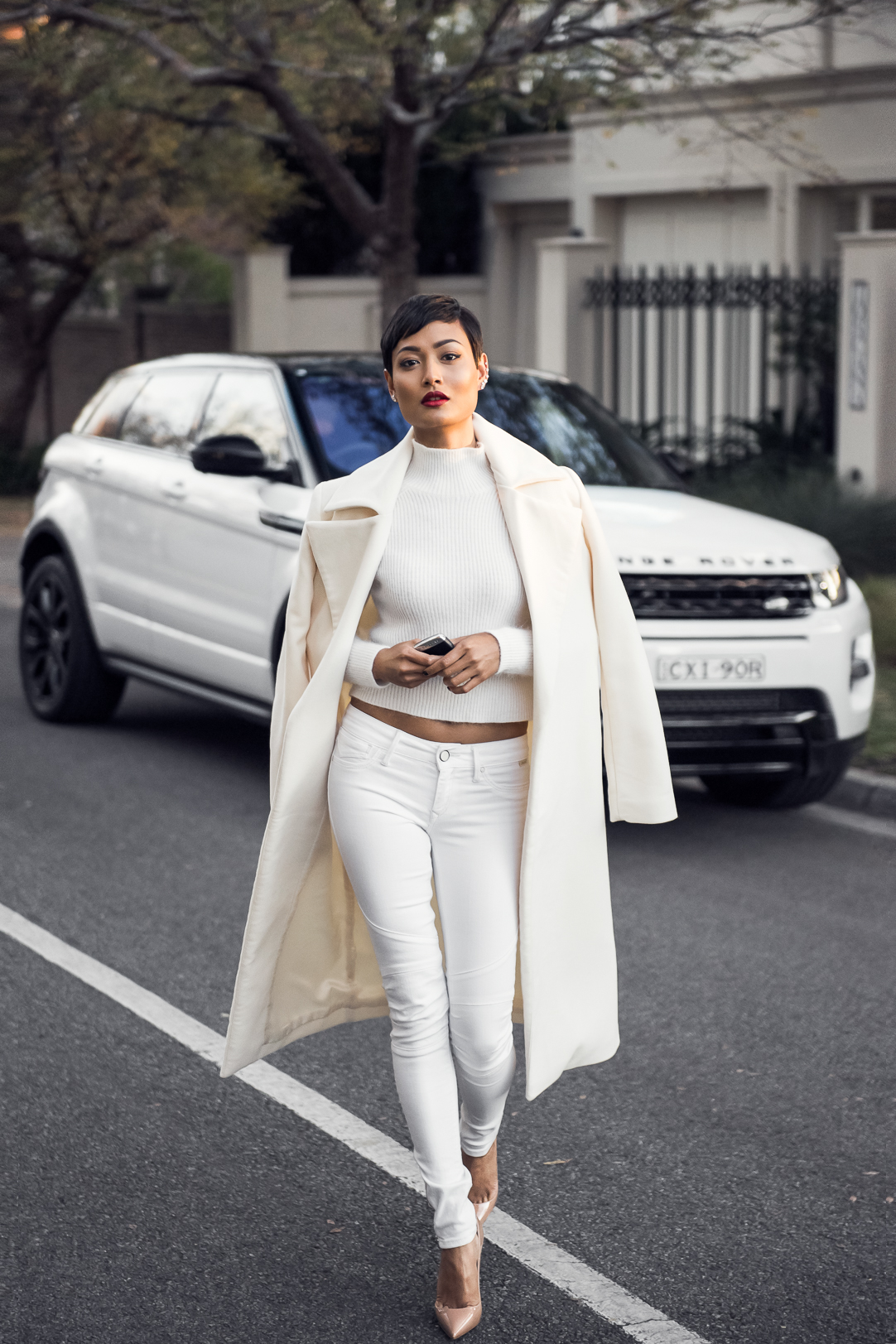 /storage/shares/uploads/files/Micah-Gianneli-Top-Australian-Fashion-Blogger-Range-Rover-Evoque-RangeRover-Editorial-Campaign-Louboutin-So-Kate-All-White-Streetstyle-Vogue-Car-Review-8.jpg