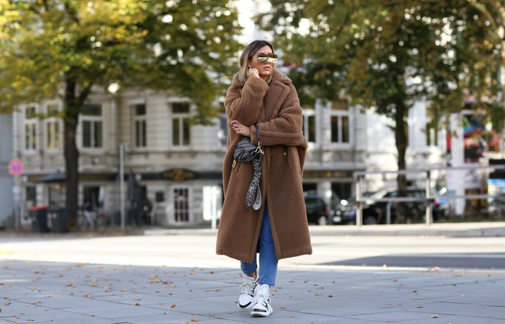 /storage/shares/uploads/files/Pair-Your-Dad-Sneakers-Teddy-Bear-Coat.jpg